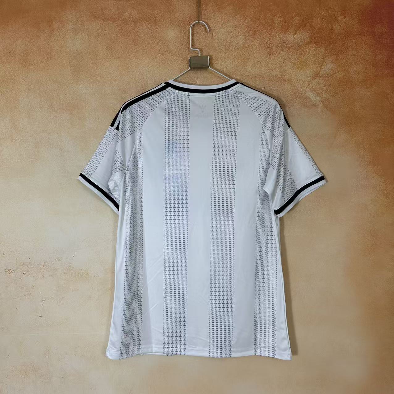 EINTRACHT FRANKFURT AWAY 26/27
