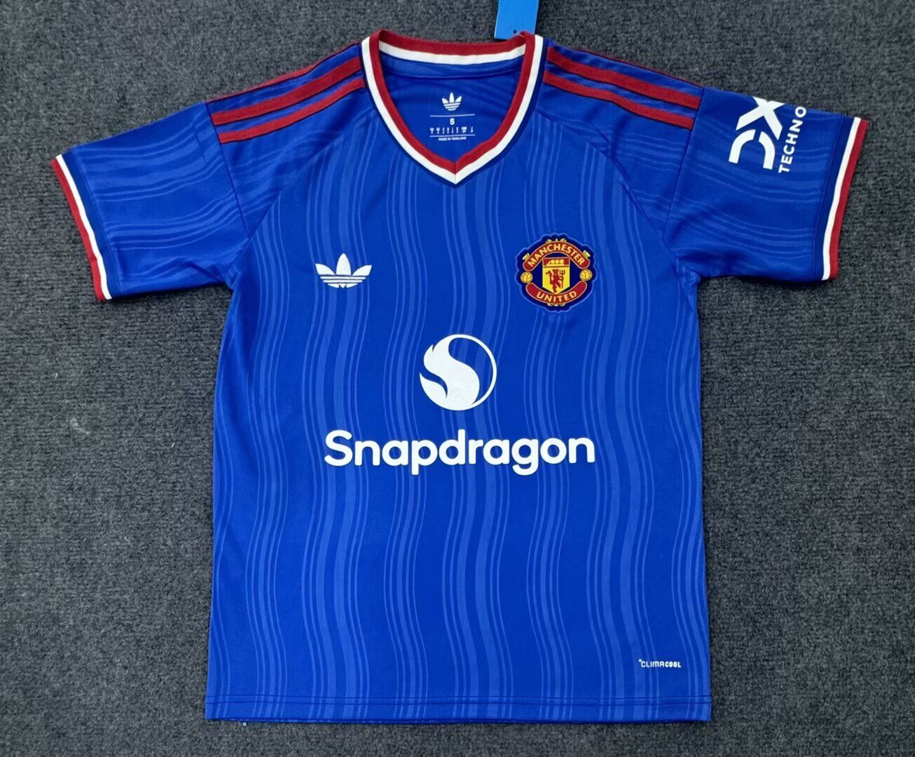 MANCHESTER UNITED 26/27 AWAY