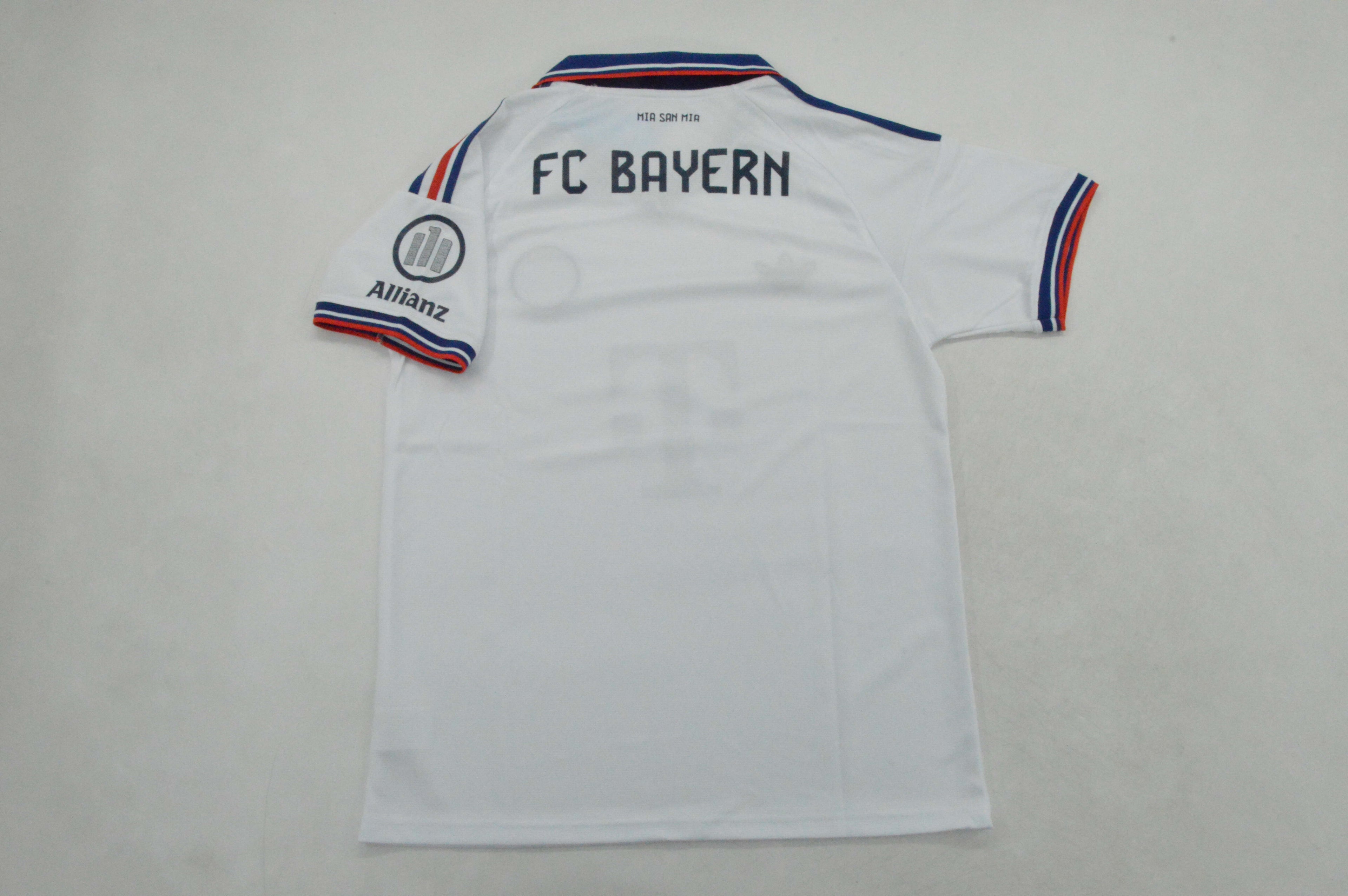 BAYERN MUNIQUE AWAY 26/27