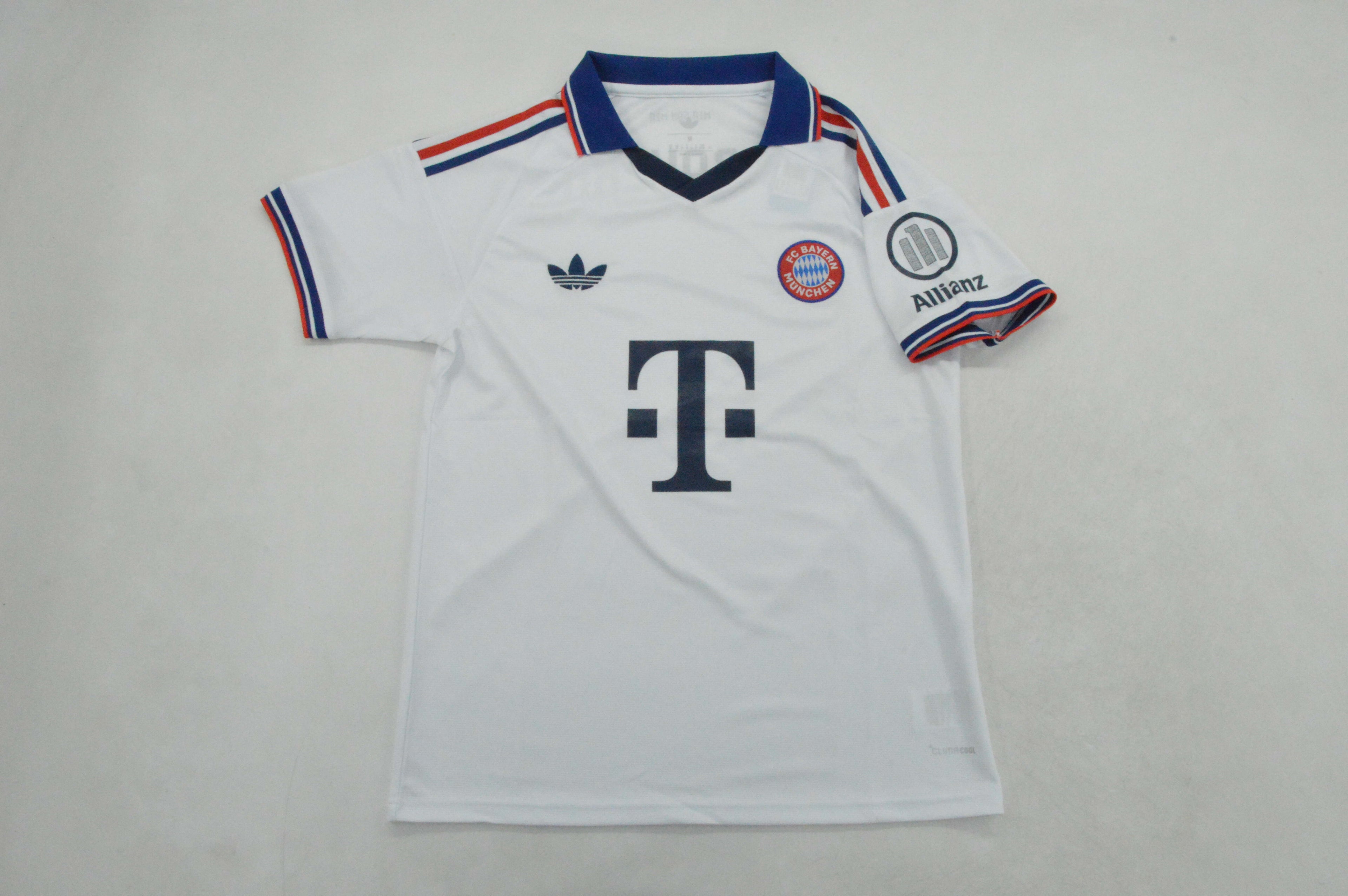 BAYERN MUNIQUE AWAY 26/27